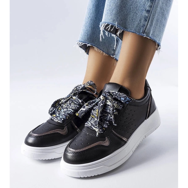 D/GMR Baskets noires attachées avec un ruban Pryor le noir 1