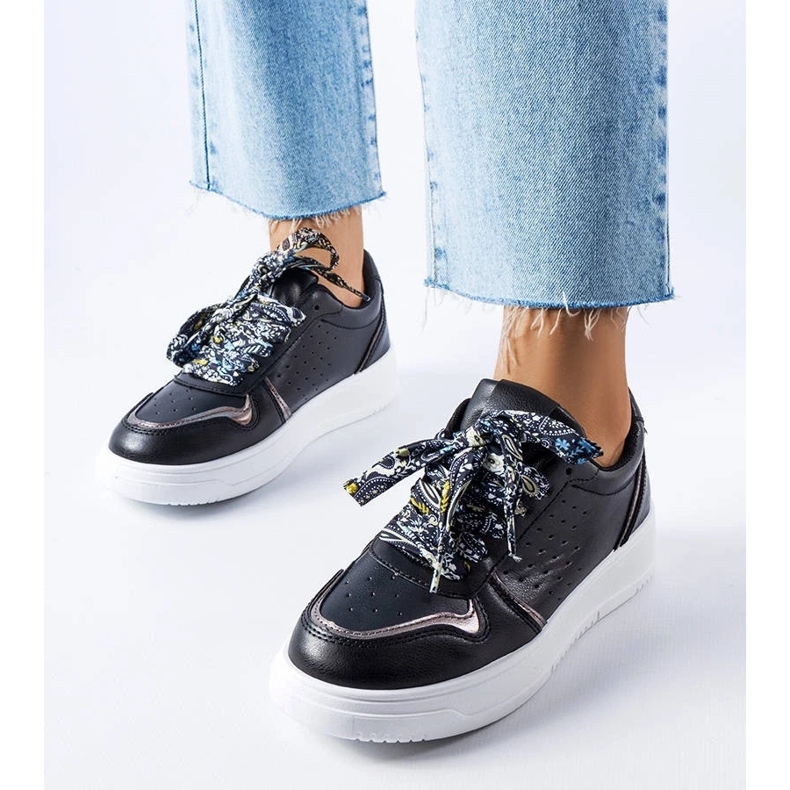 D/GMR Baskets noires attachées avec un ruban Pryor 2