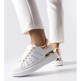 D/GMR Baskets blanches avec perforation Chalut colorée 2
