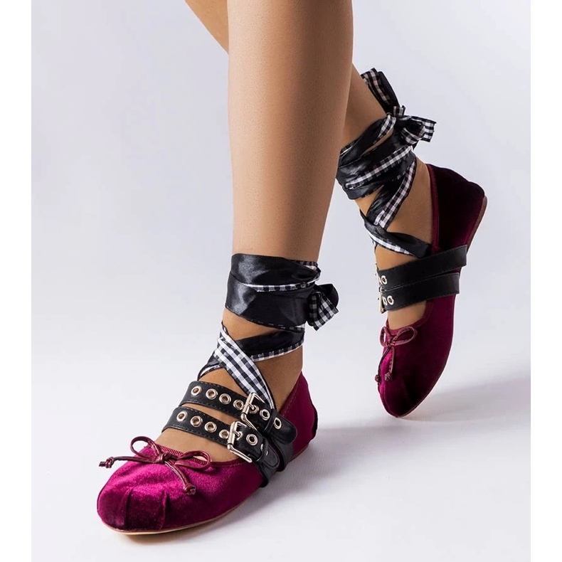 D/GMR Ballerines bordeaux fermées par une boucle Boutot rouge 1
