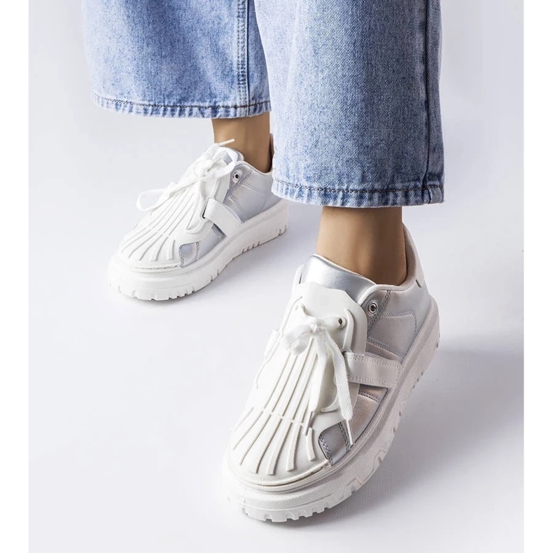 D/GMR Baskets argentées sur la plateforme Binet 1