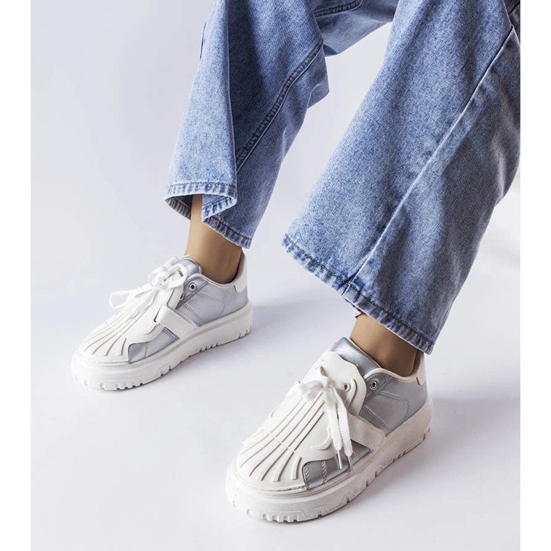 D/GMR Baskets argentées sur la plateforme Binet 2