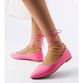 D/GMR Ballerines roses à fermoir décoratif de Donat 1 D/GMR Ballerines roses à fermoir décoratif de Donat 1
