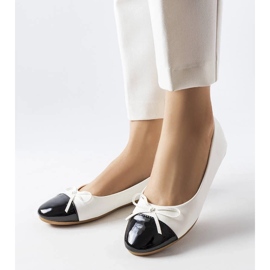 D/GMR Ballerines blanches à bout verni Despins 1
