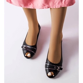 D/GMR Ballerines noires ajourées avec strass de chez Creek 3