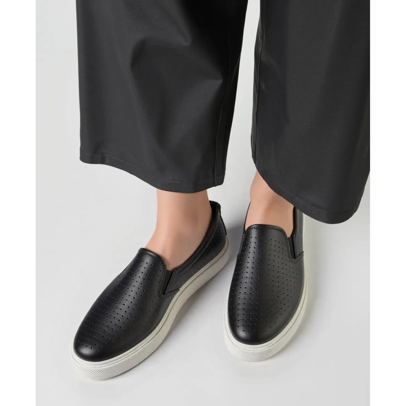 Towns Baskets slip-on ajourées noires le noir 1