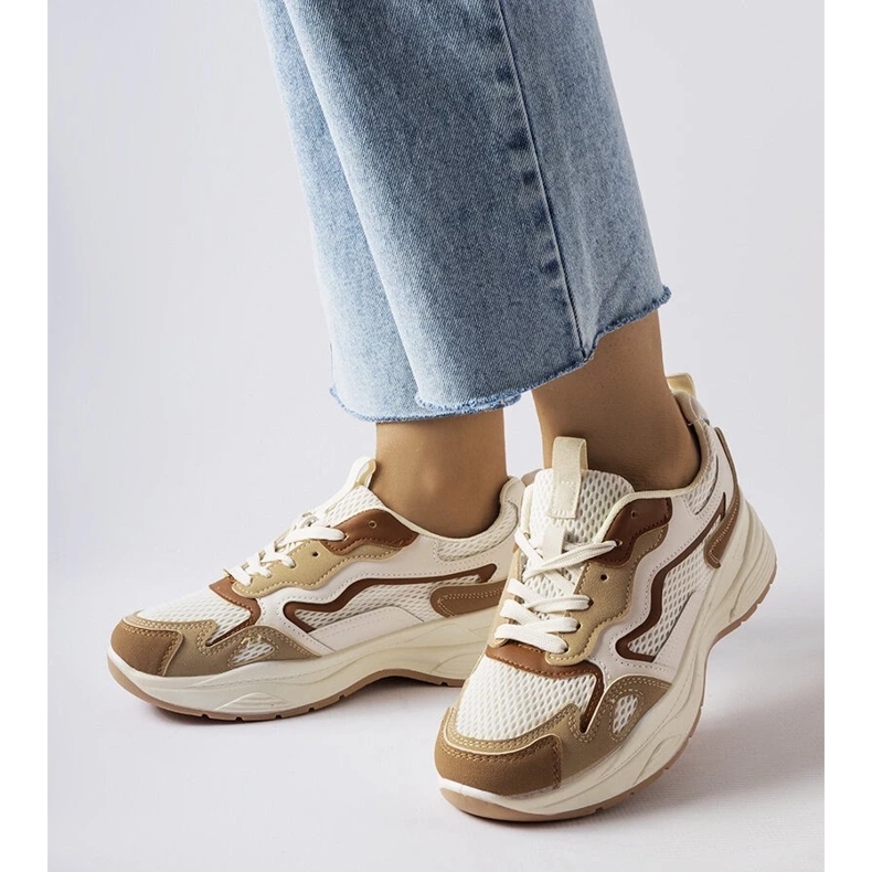 D/GMR Baskets de sport beiges creuses vert 1