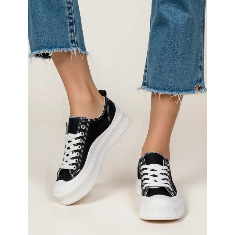 Baskets féminines noires 1