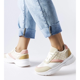 D/GMR Baskets beiges et blanches avec accent duffy doré 3
