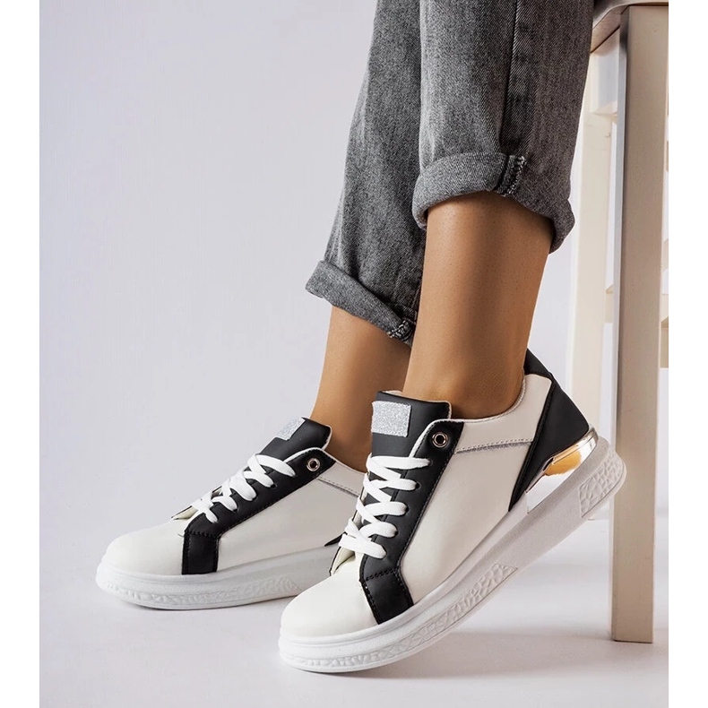 D/GMR Chaussures noires et blanches avec un accent argenté de Palais le noir 2