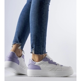 D/GMR Baskets blanches avec détails Fournie violets 2