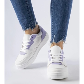 D/GMR Baskets blanches avec détails Fournie violets 3