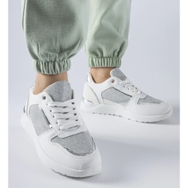 D/GMR Baskets blanches avec fil décoratif de Facondo 1