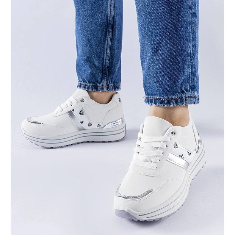 D/GMR Baskets à plateforme Provinciale blanches 1