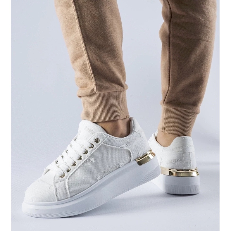 D/GMR Baskets blanches sur la plateforme Osson 2