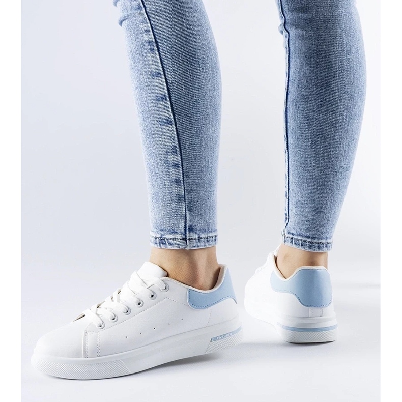 D/GMR Baskets Leland blanches et bleues 1