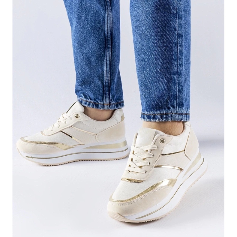 D/GMR Baskets beiges sur la plateforme Nutter 1