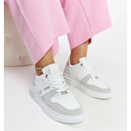 D/GMR Baskets blanches et grises sur la plateforme Negisti 1 D/GMR Baskets blanches et grises sur la plateforme Negisti 1