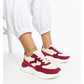 D/GMR Baskets beiges et rouges sur la plateforme Nereida 2 D/GMR Baskets beiges et rouges sur la plateforme Nereida 2