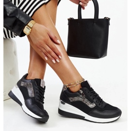 Baskets compensées noires pour femmes de Cross Jeans le noir 2