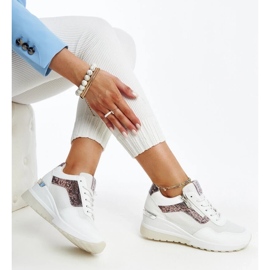 Baskets compensées blanches pour femmes de Cross Jeans 1