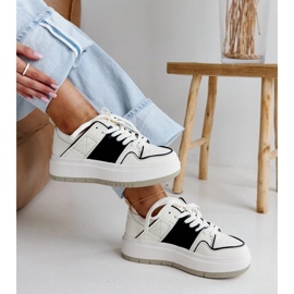 Baskets en cuir blanc et blanc sur la semelle épaisse d'Abrar blanche 2