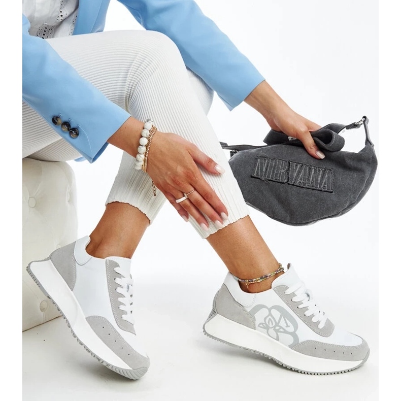 Baskets Salimah en cuir blanc et gris 2
