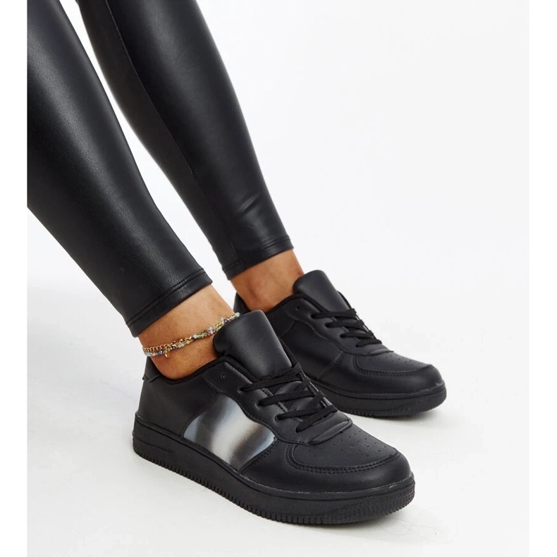 Baskets noires sur la plate-forme Asmarin 2