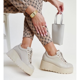 Baskets compensées en cuir beige Karino 1