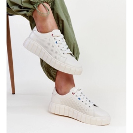 Baskets en cuir beige de Zvonka 2