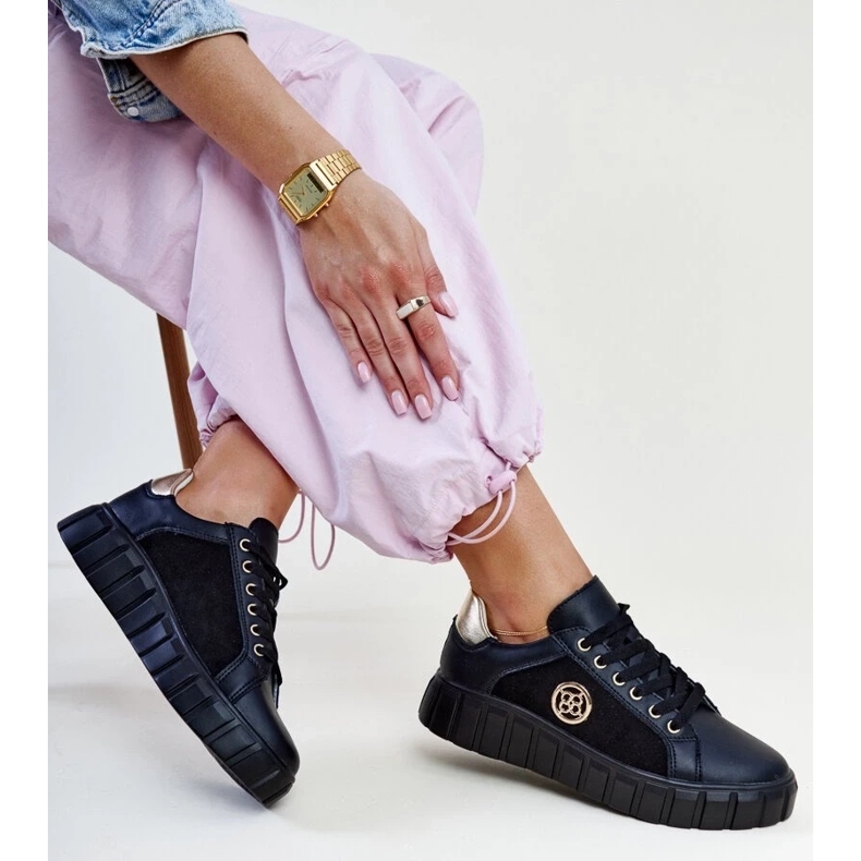 Baskets en cuir noir à semelle massive Viera 2