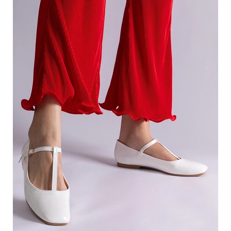 D/CEO Ballerines vernis blanches avec ceinture Marseille 2