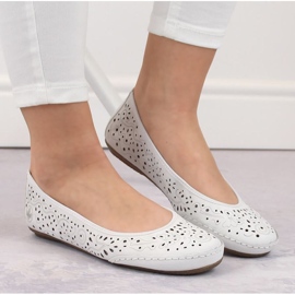 Chaussures ajourées confortables en cuir Rieker W RKR649, blanches 3