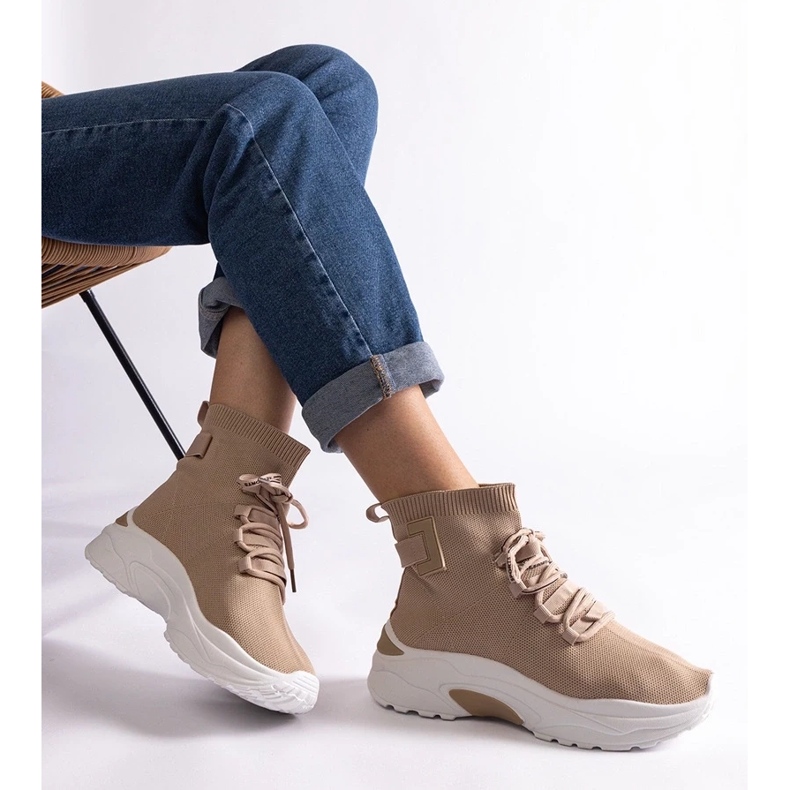 D/CEO Baskets beiges à tige élastique par Arredon 1 D/CEO Baskets beiges à tige élastique par Arredon 1