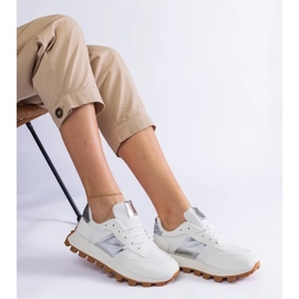 D/CEO Baskets blanches avec un protecteur de restia visible 3