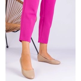 D/CEO Ballerines beiges sur un coin caché de Savelia écos 2