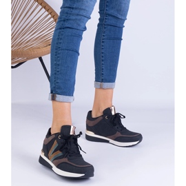 Baskets pour femmes noires sur un coin caché le noir 1