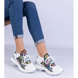 Baskets blanches pour femmes avec pressage coloré 3