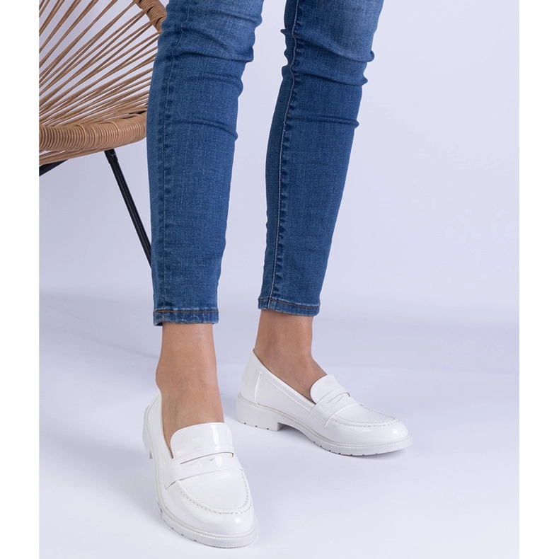 Chaussures blanches pour femmes peintes 1 Chaussures blanches pour femmes peintes 1