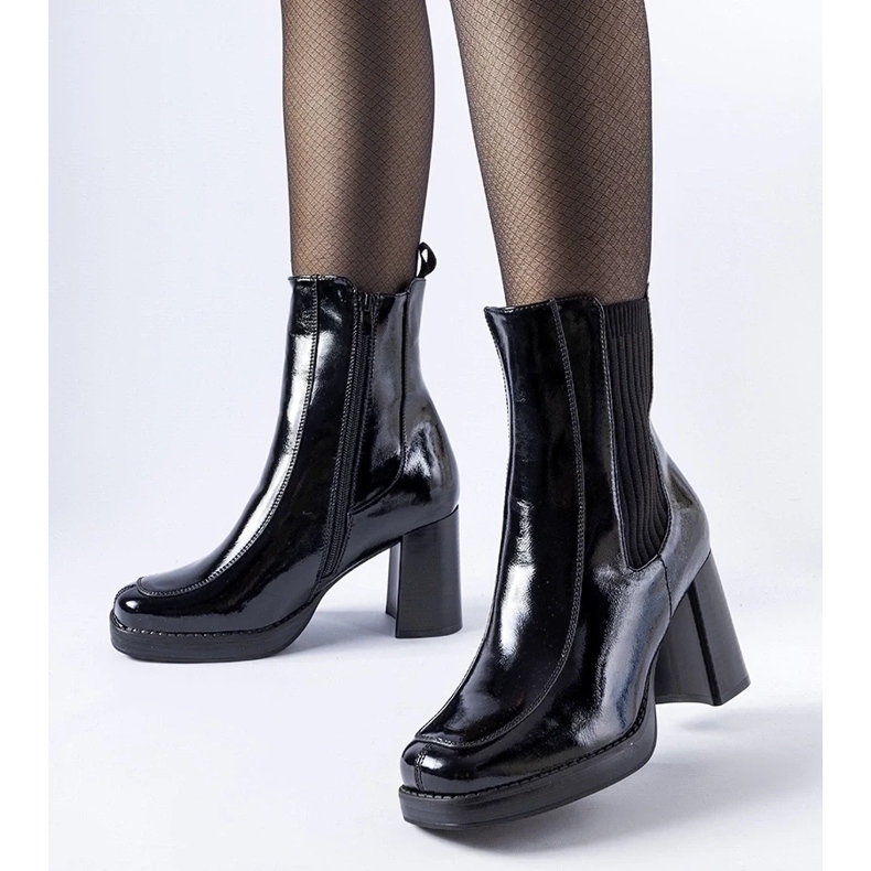 D/CEO Bottines vernies noires par Boni 1