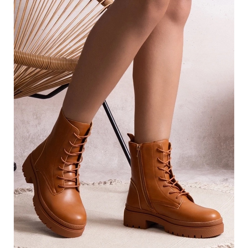 D/CEO Bottes classiques isolées marron par Edmund brun 1