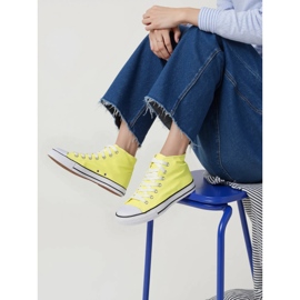 Baskets jaunes lumineuses des femmes 1