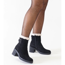 D/CEO Bottines noires ornées de fourrure en éco-daim Amtula le noir 1