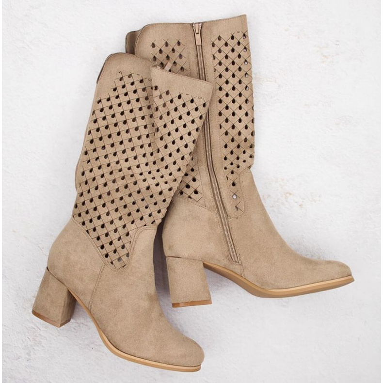 M.Daszyński Bottes ouvertes M. Daszyński dans SAN43B 1