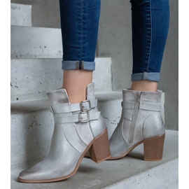 D/CEO Bottines à talons argentées ornées d'une découpe Driss 1