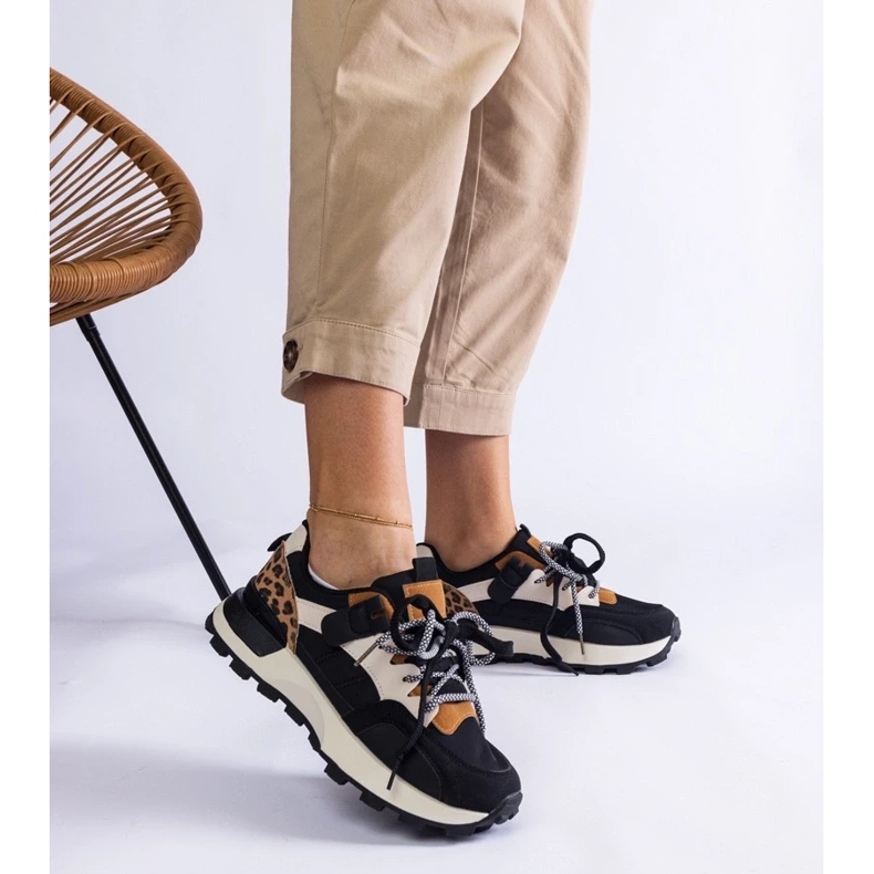 D/CEO Baskets noires ornées d'un motif animalier Soria le noir 2 D/CEO Baskets noires ornées d'un motif animalier Soria le noir 2