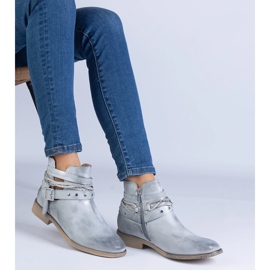Bottes plates argentées avec une découpe et une boucle 3