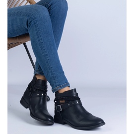Bottes plates noires avec une découpe et une boucle le noir 2
