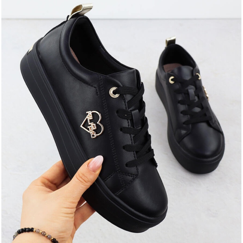 Chaussures en cuir pour femmes sur la plateforme Czarne Filippo 3533 noir 1