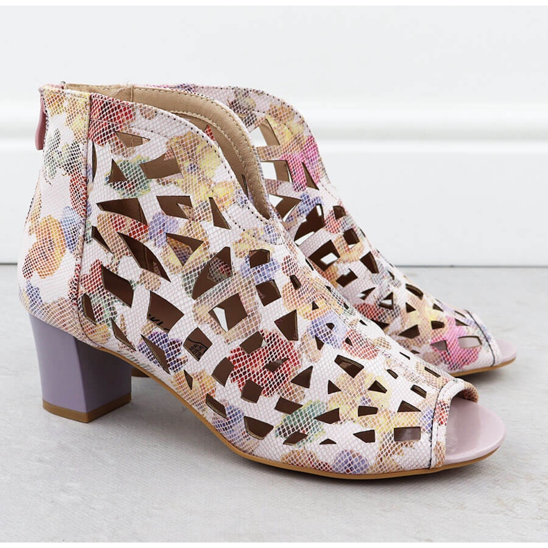 Bottes ouvertes ouvertes des femmes avec des fleurs M. Daszyński MR1954-15 rose 2